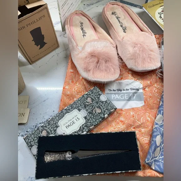 Once Upon A Book Club Bridgerton Volume 2 Gift Set - Picture 3 of 10